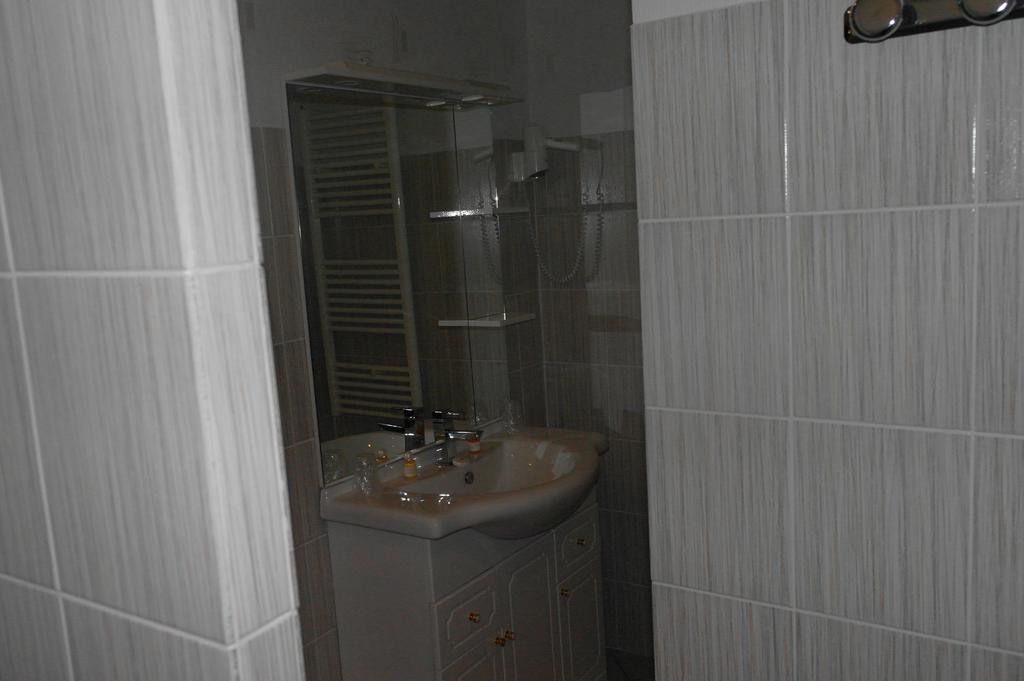 Hostellerie Saint Clement Vic-sur-Cère Eksteriør billede
