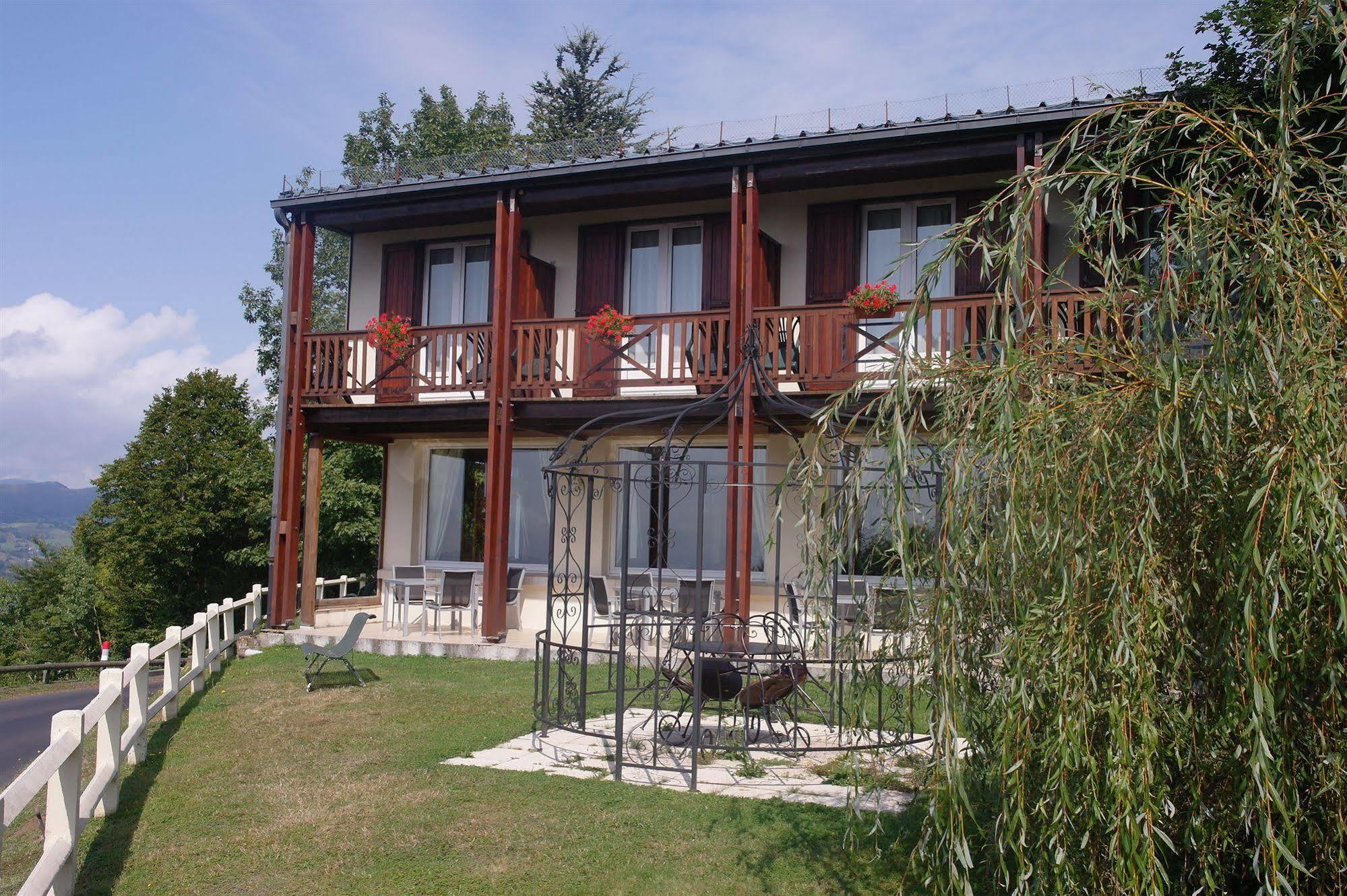 Hostellerie Saint Clement Vic-sur-Cère Eksteriør billede