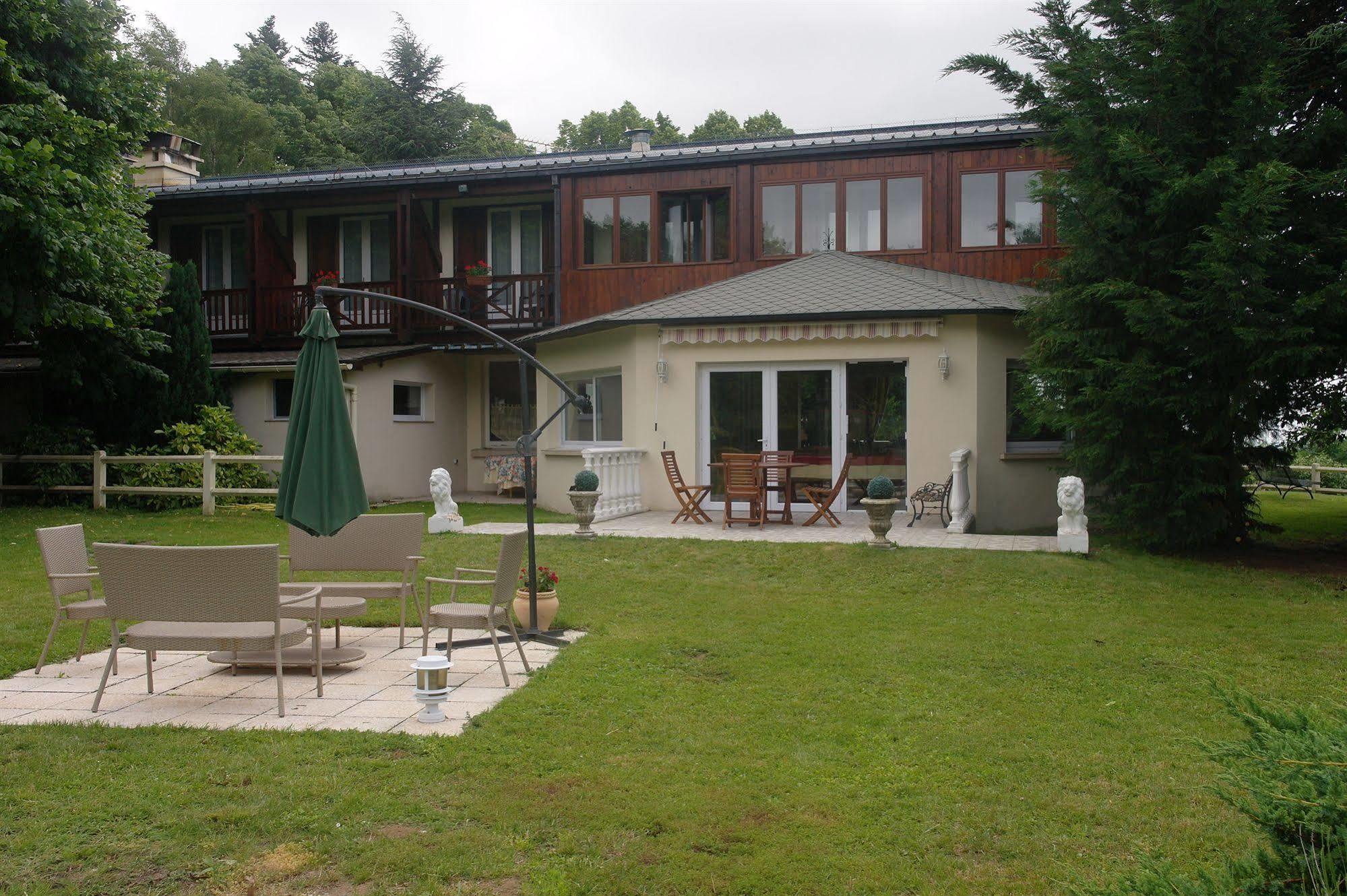 Hostellerie Saint Clement Vic-sur-Cère Eksteriør billede