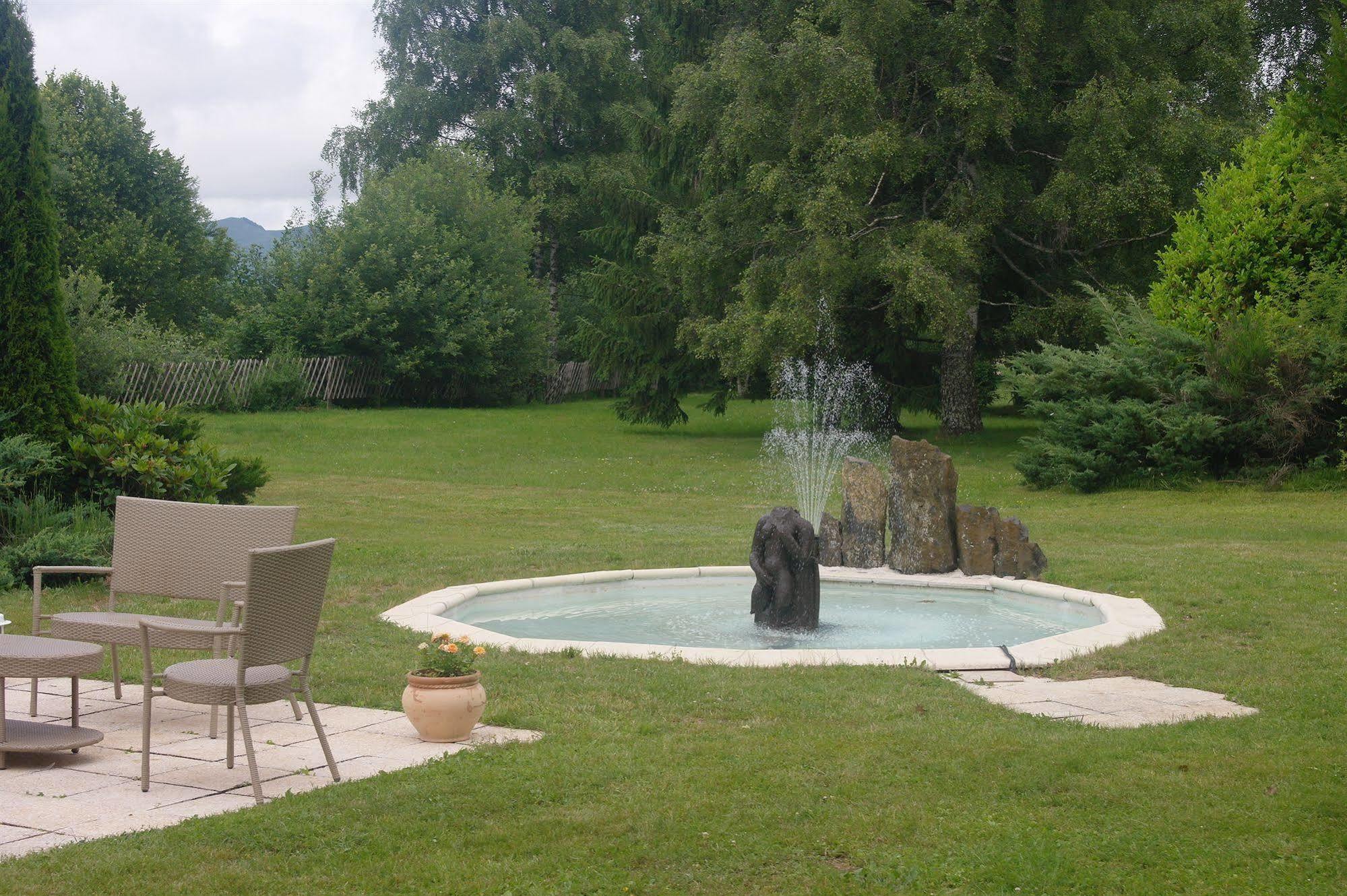 Hostellerie Saint Clement Vic-sur-Cère Eksteriør billede
